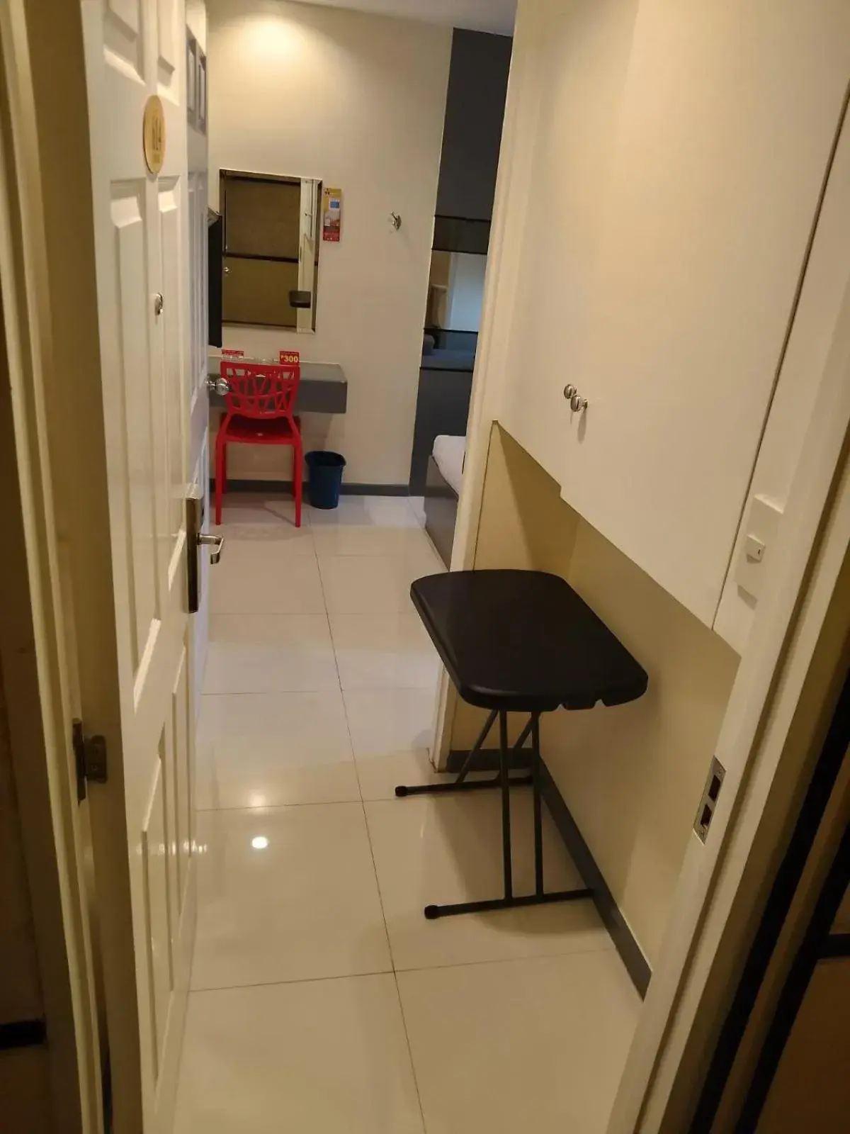 Photo of the whole room in Hotel Sogo Avenida